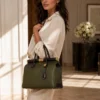 NORA – Italiaanse dollaro-lederen tas – Khaki & Donkerbruin