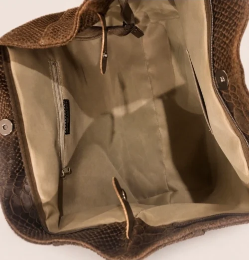 LOLA – Tas van Italiaans leer met python-embossing – Donker taupe