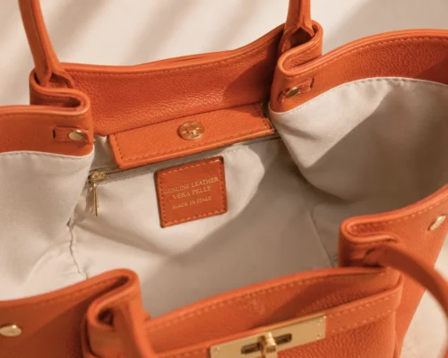2412560d6e6ca9ac1c743de677646a39f5c794de9a225c780d9a13ed1df8e73d Leren tas Yara Saffron – Italiaans vervaardigd