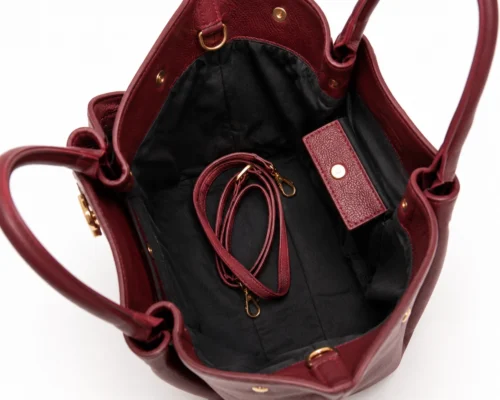 4fe47b977419ac924c1762d6af5723f5ec3bb106af76bd7630214a22354aae80 Yara Burgundy leren tas – Italiaans vervaardigd