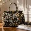 75ab7e6862d8b14f1f1347ac900b9175e422673ff7e3f2ac99a5b012a4651fda NORA – Papillon d’Oro | Leren tas Gemaakt in Italië