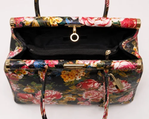 8801f9265169e53202920ce407a7a7bb142e19276f0f96aebb7560a9166cd00a NORA - Rosa Venezia - Leren tas gemaakt in Italië