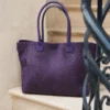 LOLA – Tas van Italiaans leer met python‑embossing – Paars