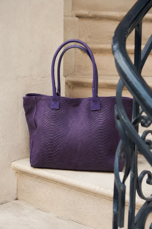 LOLA – Tas van Italiaans leer met python‑embossing – Paars