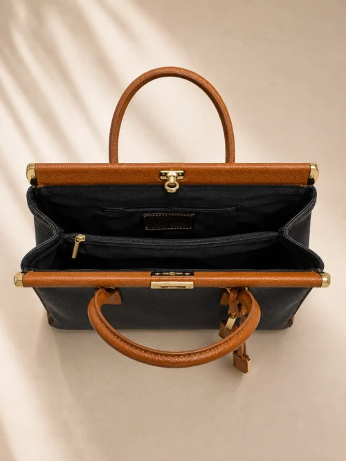 8ababaf3f0202c3281c8e8bbbf818f514cc0e653a182d5282e8e24c200906fa8 NORA – Tas van Italiaans dollaro-leer – Zwart & Camel