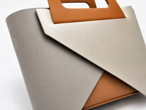 CARLA – Iconische leren tas in kleur Taupe Camel Gold - Italië