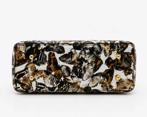 a4cb6d2c9d9c56bb070062cbdc4c8c96a7c7abd8a240468d1b3ecfaba468caae NORA – Papillon d’Oro | Leren tas Gemaakt in Italië