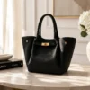 aaf5329dfcafc0f3b0b3f91974ca82e8328593ed01be4f2f5a515f2e6d55955e Leren tas Yara Black – Gemaakt in Italië