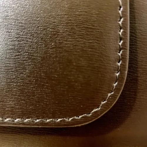 b80fada2044622c8b3760aa59e44d576ab9cd79a158fb348de2ad2ce6dbd5d00 RUBIS | Italiaanse leren tas – chocolade
