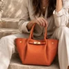 c2b4018d00be9fd95d982cdfec634b613293af50aad8e859d244487c9f32453f Leren tas Yara Saffron – Italiaans vervaardigd