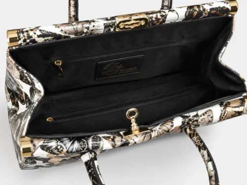e4ecd92bb0feb0ae81687df790b0c6e7707d0eef7f3c2581157b8405af079be9 NORA – Papillon d’Oro | Leren tas Gemaakt in Italië