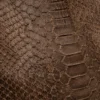 LOLA – Tas van Italiaans leer met python-embossing – Donker taupe