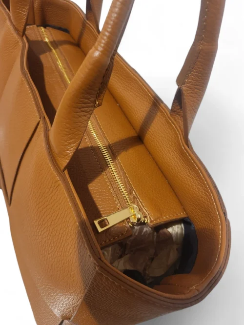 0cd93a0c23251c3242b515c1a1652867a72d9b491c1e4c4d54723e208eb51de5 BELLA CLASSICA – Leren shopper in camel | Gemaakt in Italië